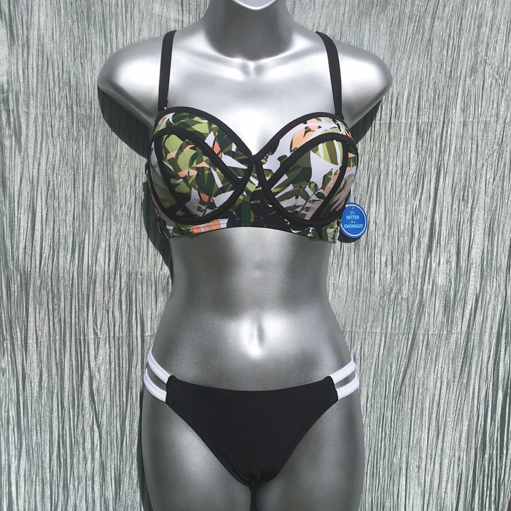 NWT tropical leaf bikini top size L / 10
